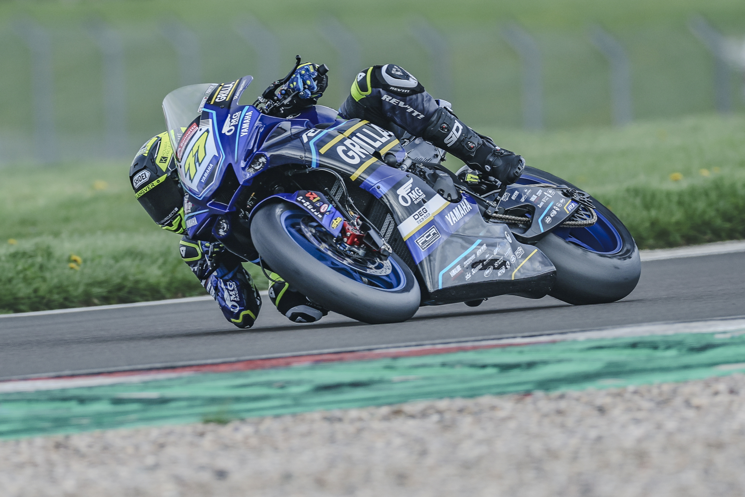 Riders Throw Down the Gauntlet at Donington Park Test, making strong statements about their capabilities to win the championship