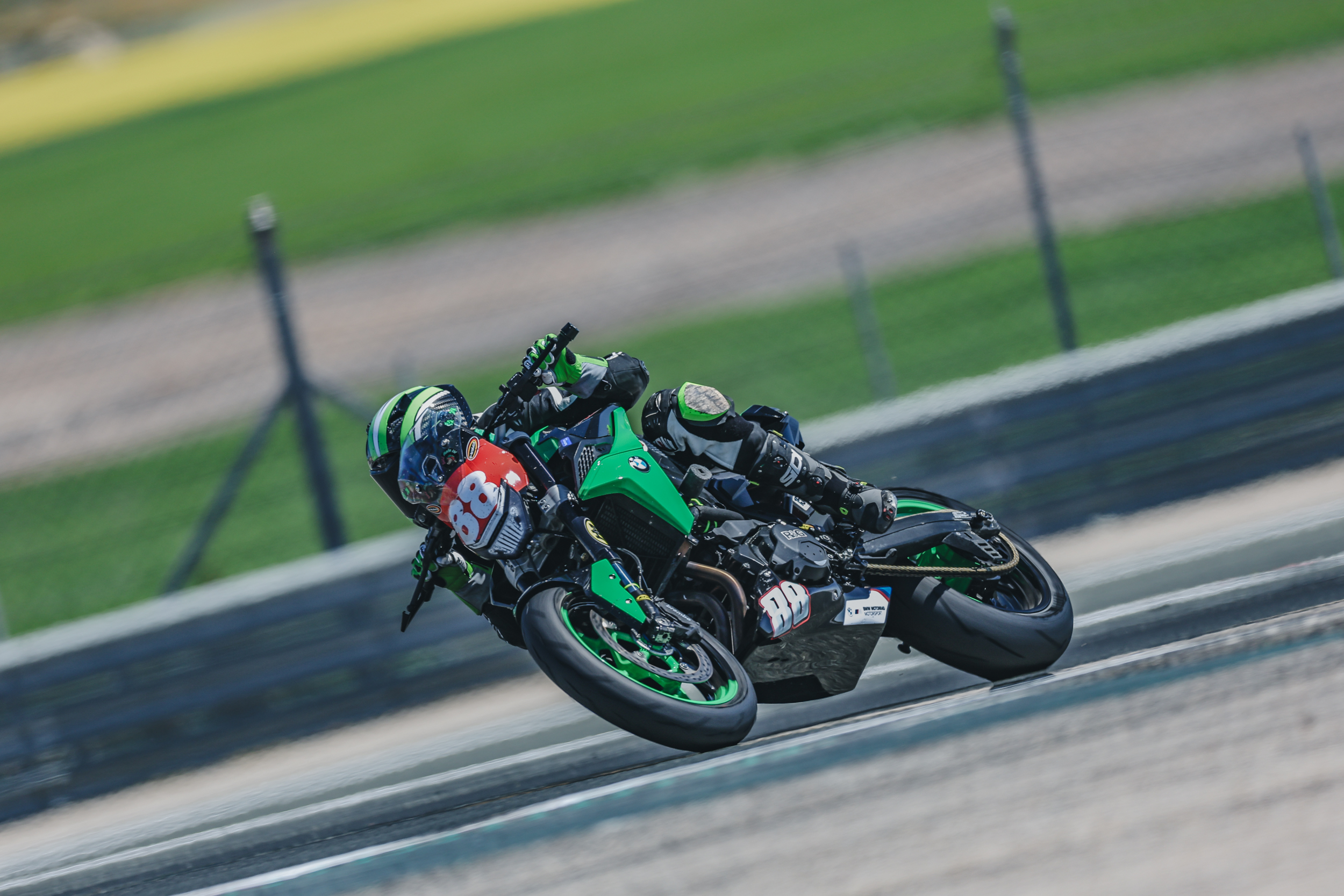 Rising Stars And Seasoned Pros: British Talent Cup, Quattro Group British Supersport, And Bmw F 900 R Cup Wrap Up Successful Pre-season Test At Circuito De Navarra