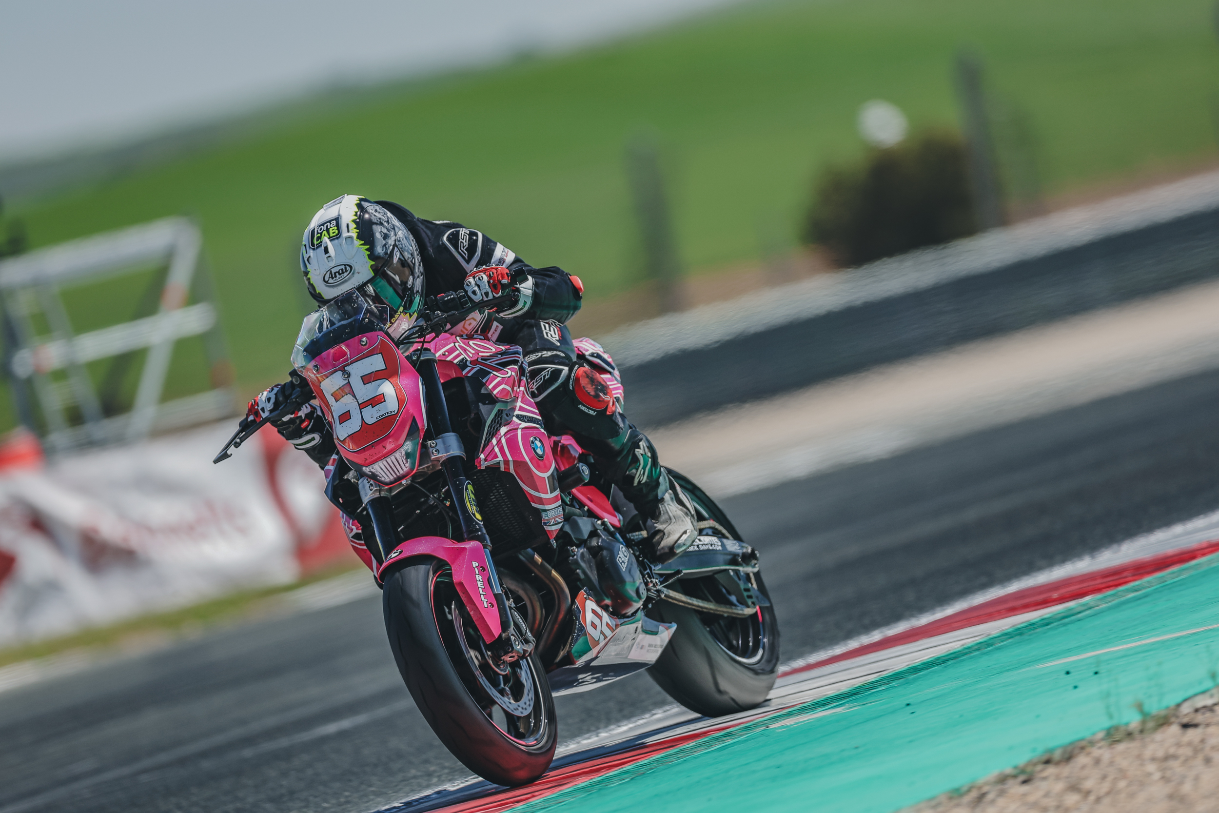 Rising Stars And Seasoned Pros: British Talent Cup, Quattro Group British Supersport, And Bmw F 900 R Cup Wrap Up Successful Pre-season Test At Circuito De Navarra
