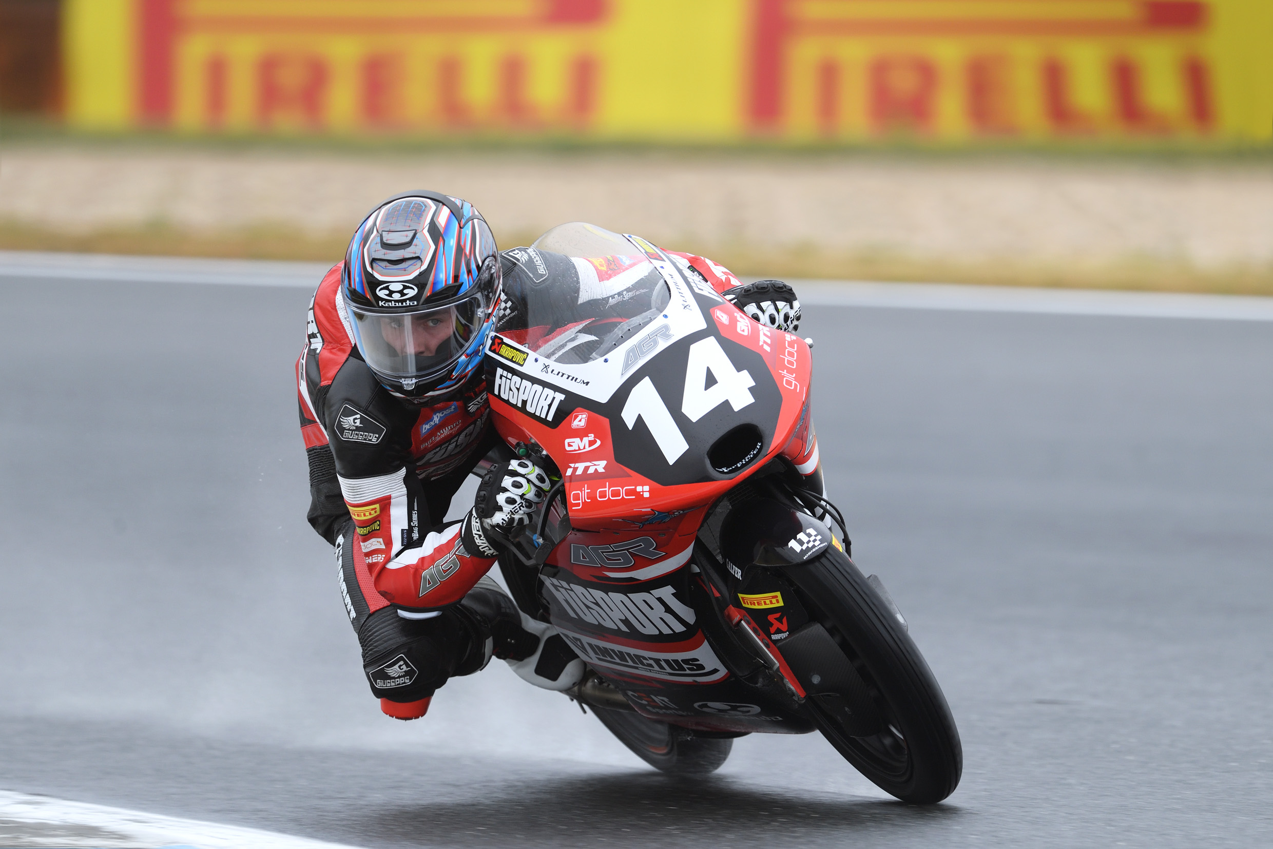 Debut poles secured on a rainy Saturday in Estoril thumbnail