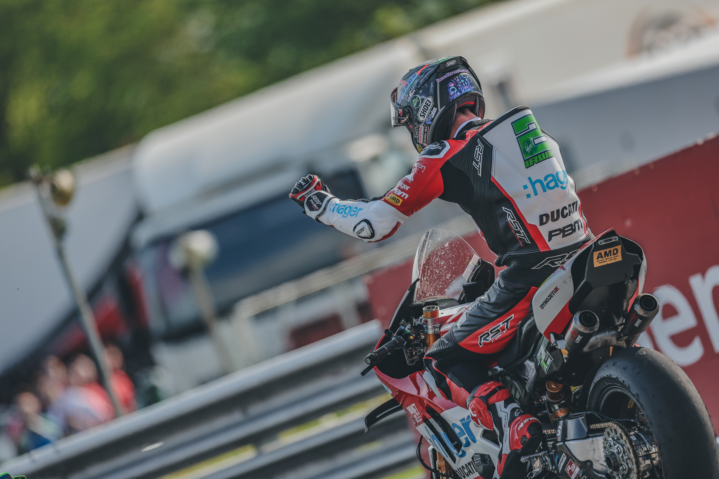 Irwin Reigns Supreme In Oulton Park Thriller