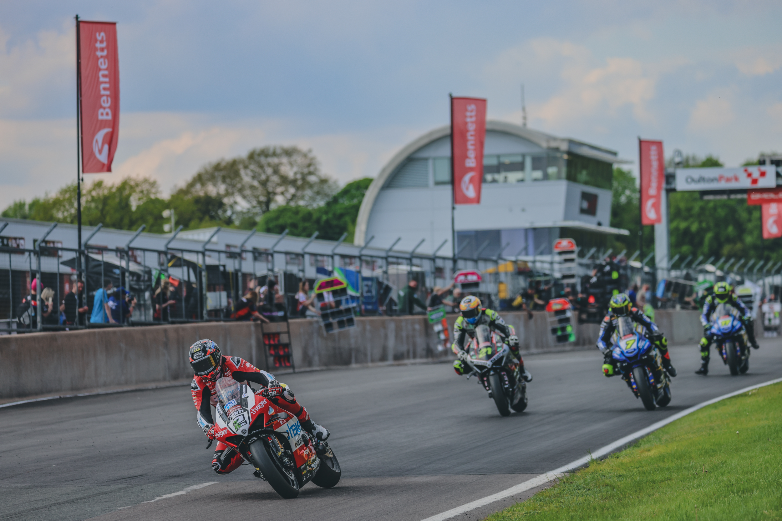 Irwin Reigns Supreme In Oulton Park Thriller