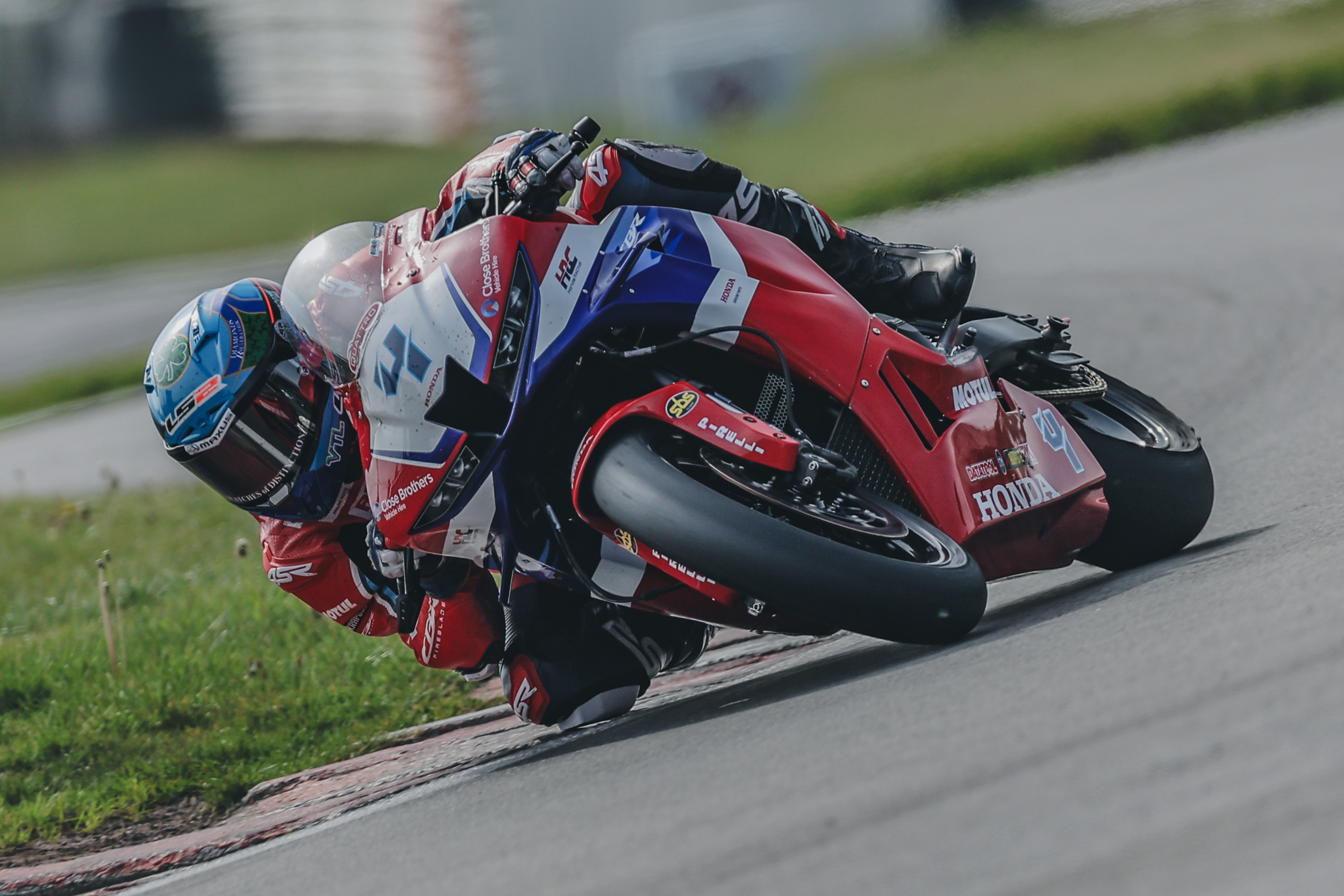 Oulton Park Ignites Supersport Championship Battles