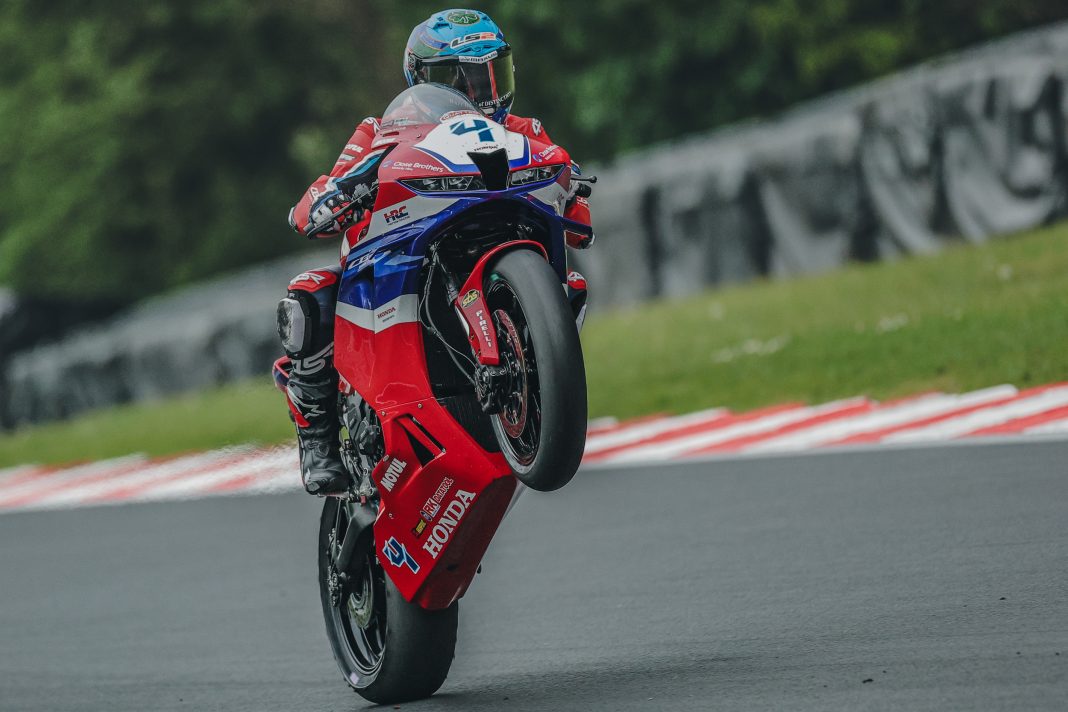 Oulton Park Ignites Supersport Championship Battles 06