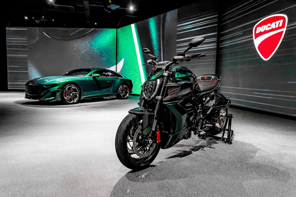 Ducati Diavel For Bentley Unveiled In The Uk