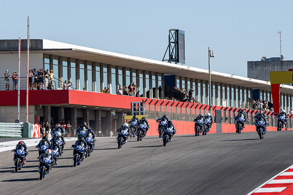 Estoril To Host The 2024 R3 Blu Cru Superfinale