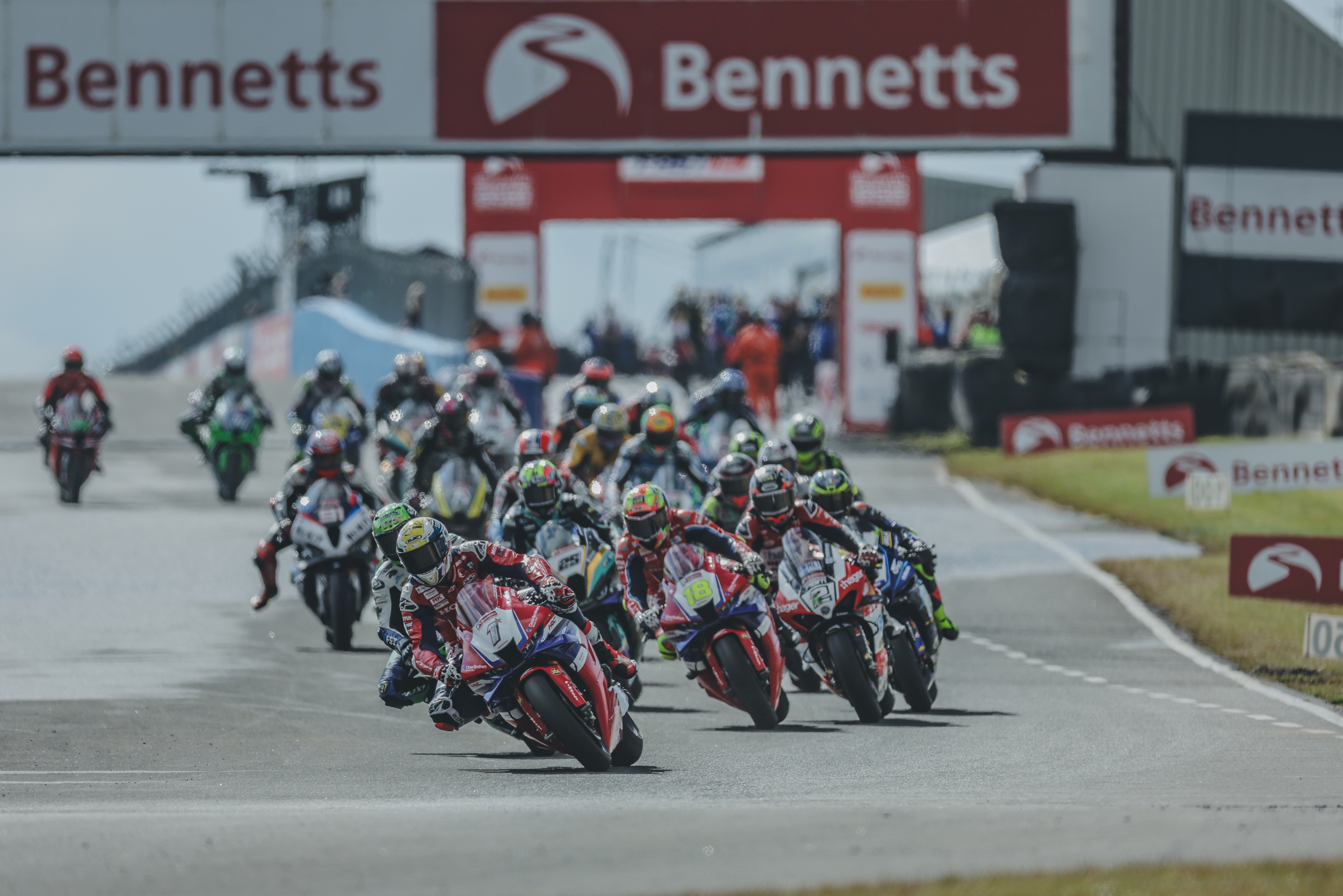 Tommy Bridewell Dominates Race One At Knockhill In A Commanding Performance