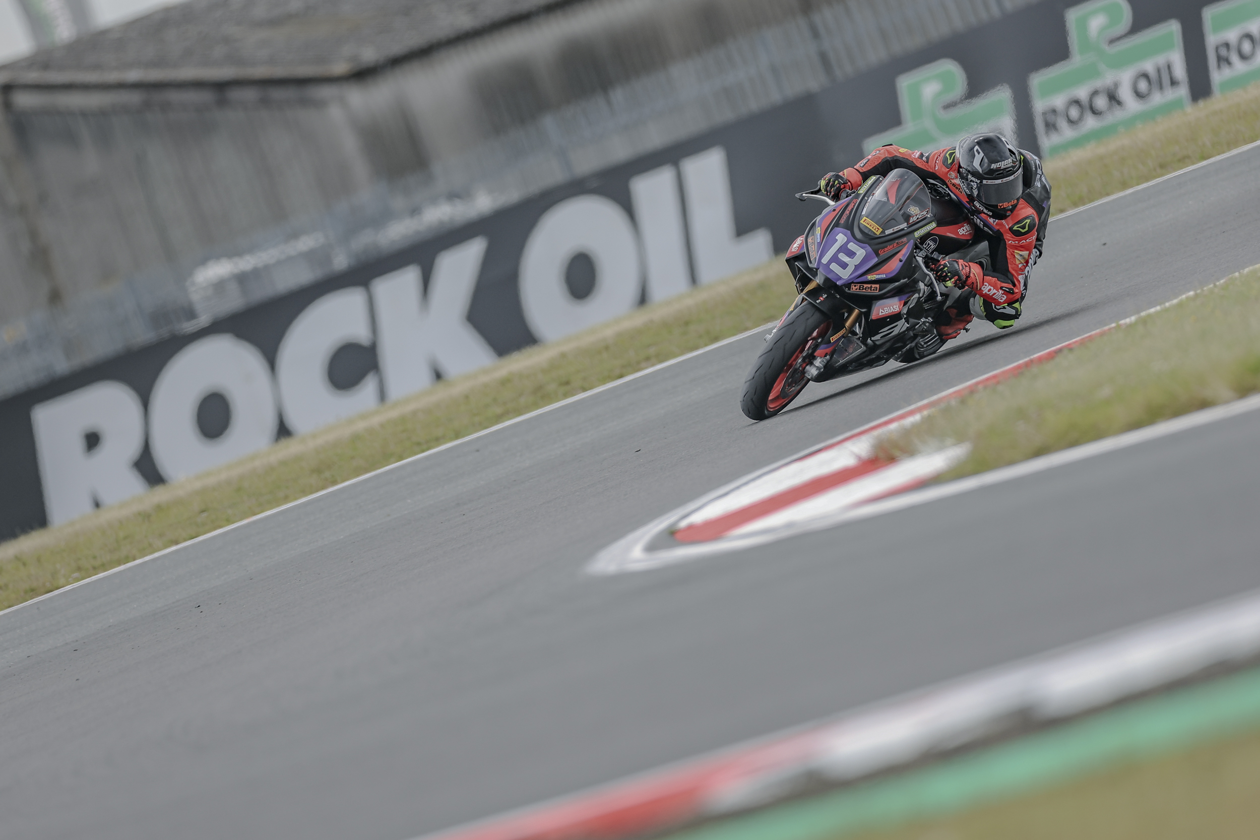 Colombi Triumphs In Thrilling Pirelli National Sportbike Race At Snetterton