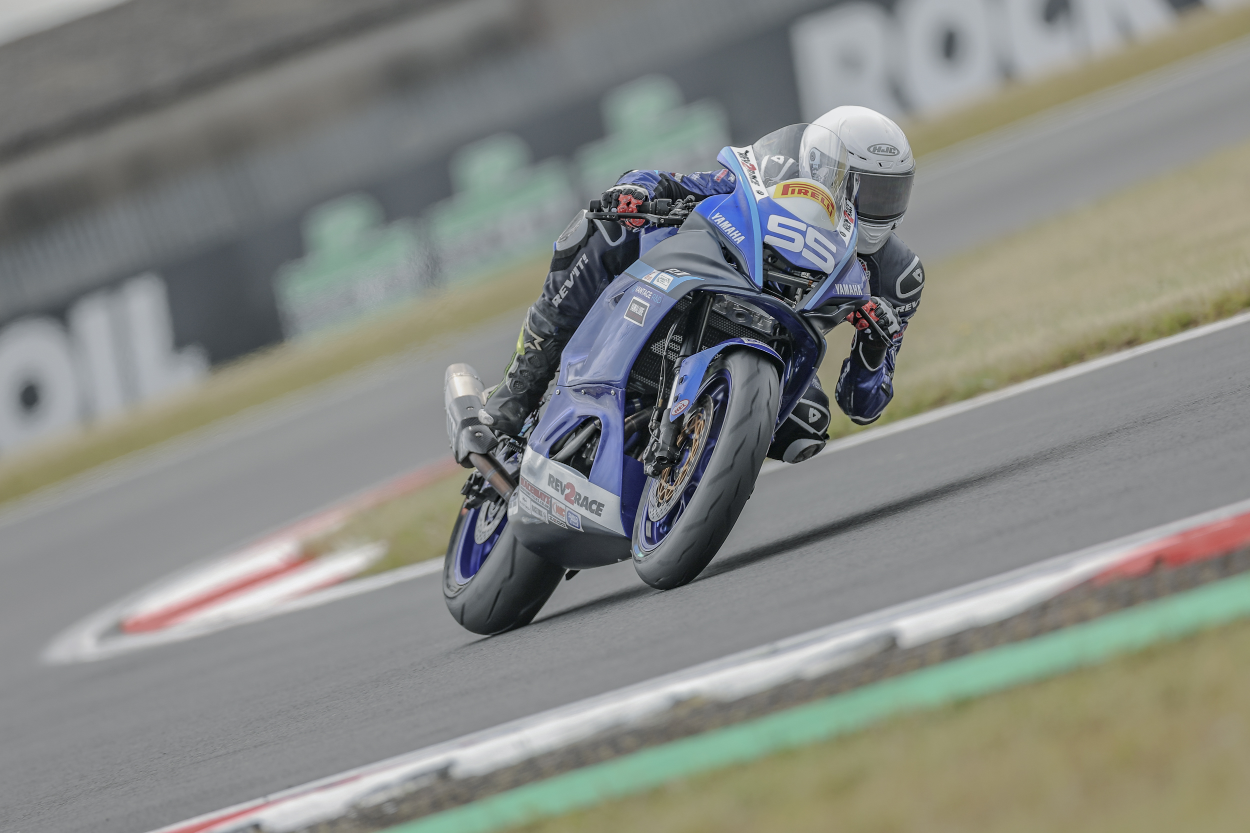 Colombi Triumphs In Thrilling Pirelli National Sportbike Race At Snetterton