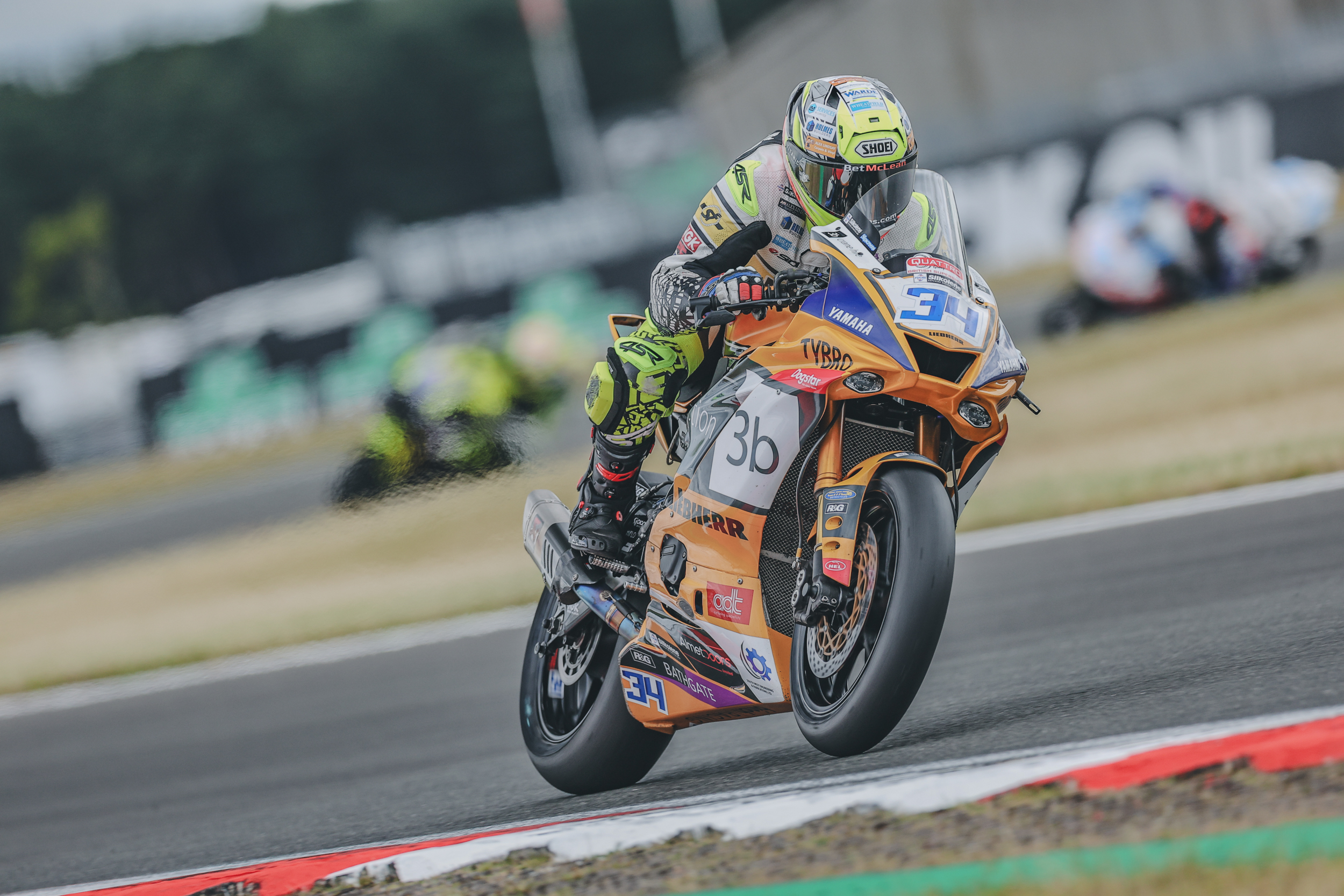 Currie Edges Kennedy In Thrilling Supersport Practice At Snetterton