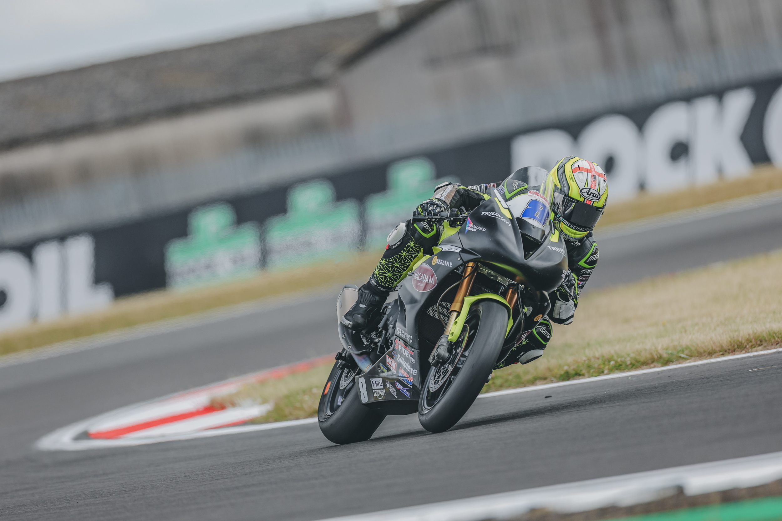 Currie Edges Kennedy In Thrilling Supersport Practice At Snetterton