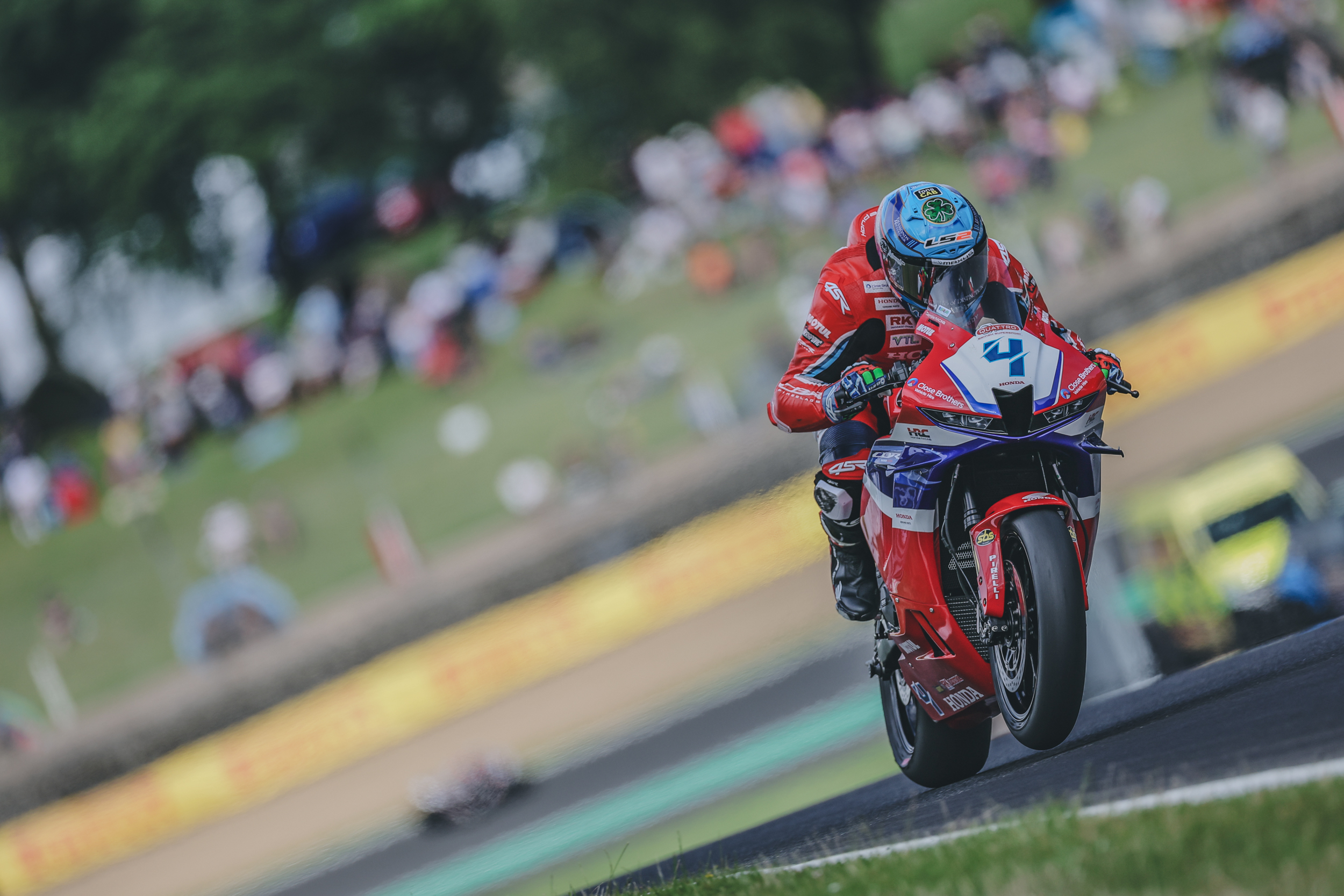 Kennedy Edges Currie In Thrilling Supersport Sprint At Brands Hatch