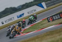 Unpredictable Weather Shakes Up Supersport At Snetterton