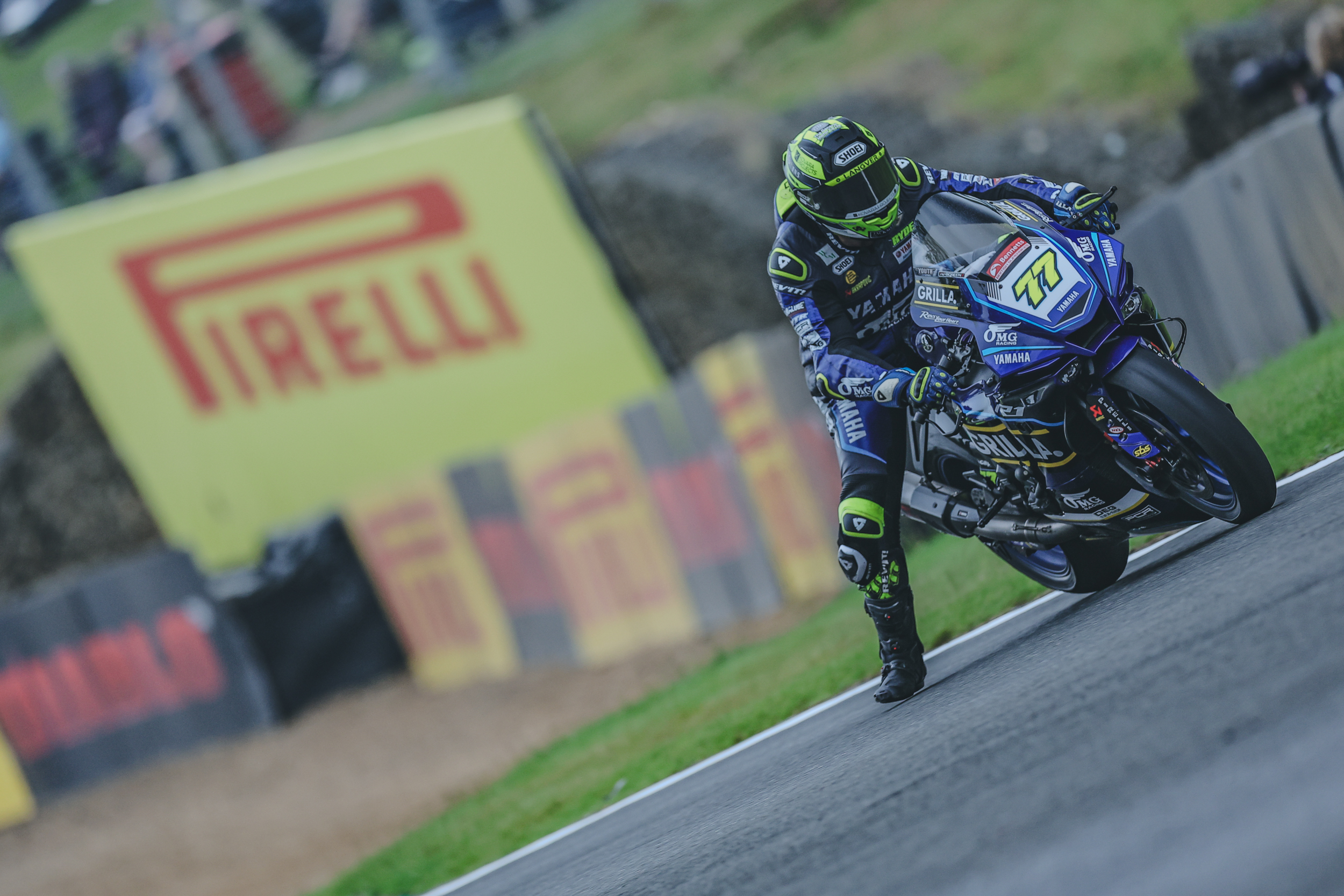 Vickers Doubles Up In Dramatic Brands Hatch Sprint