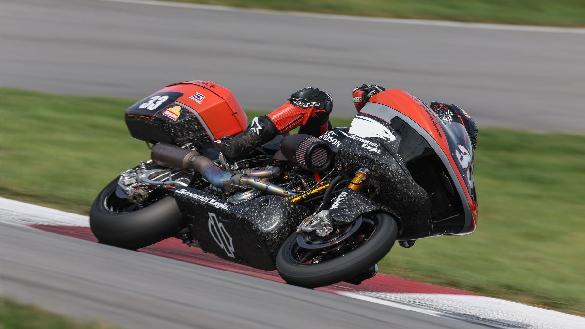 Beaubier Close To Superbike Lap Record In Return To Mid-ohio Sports Car Course