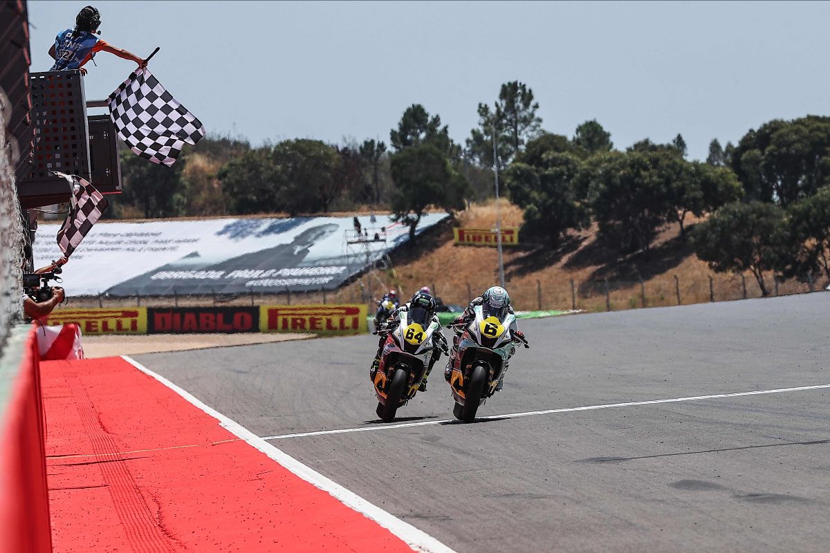 Herrera Fights Off Stiff Competition To Snatch Worldwcr Race 1 Win