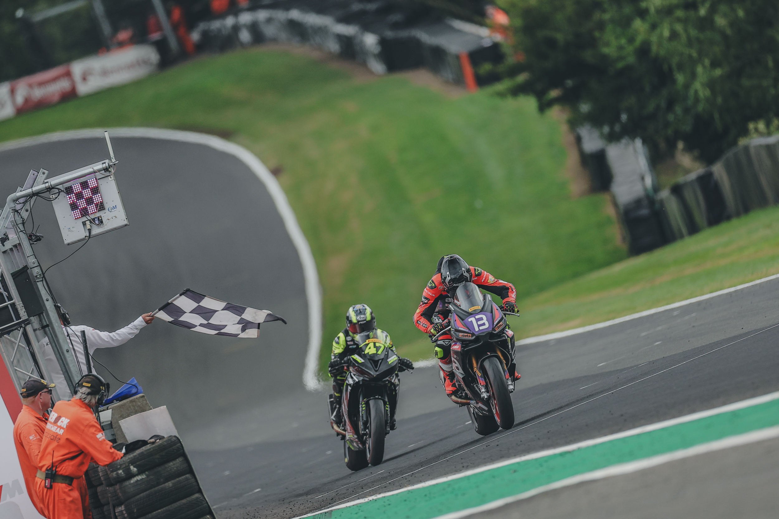 Pirelli National Sportbike With Moneybarn Vehicle Finance - Cadwell Park Weekend Recap