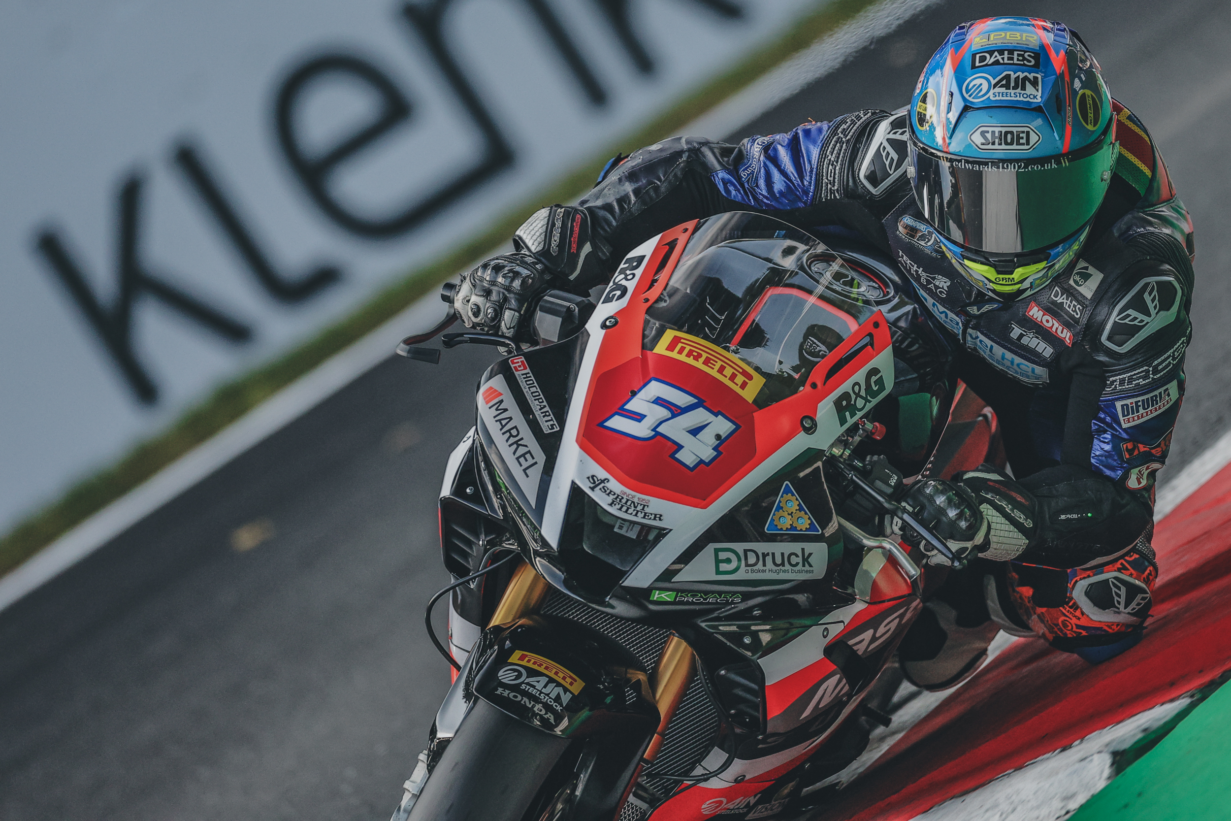 Pirelli National Superstock With Moneybarn Vehicle Finance - Cadwell Park Weekend Recap