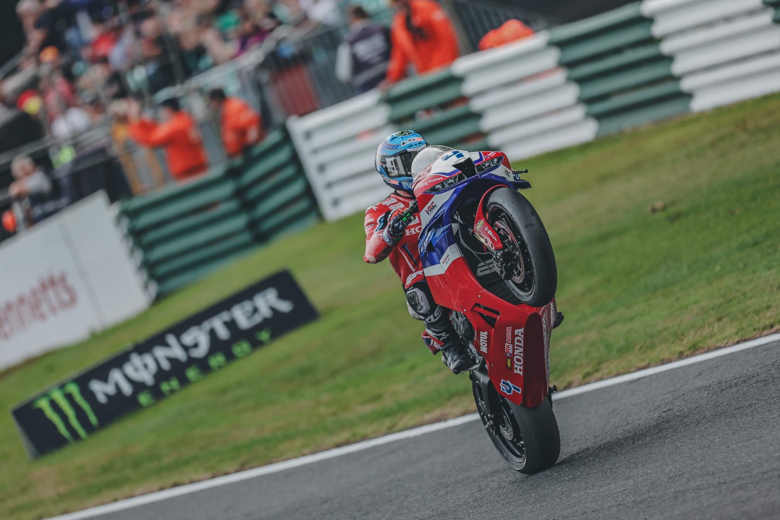 Quattro Group British Supersport & Gp2 / Hel Supersport Cup - Cadwell Park Monday Recap