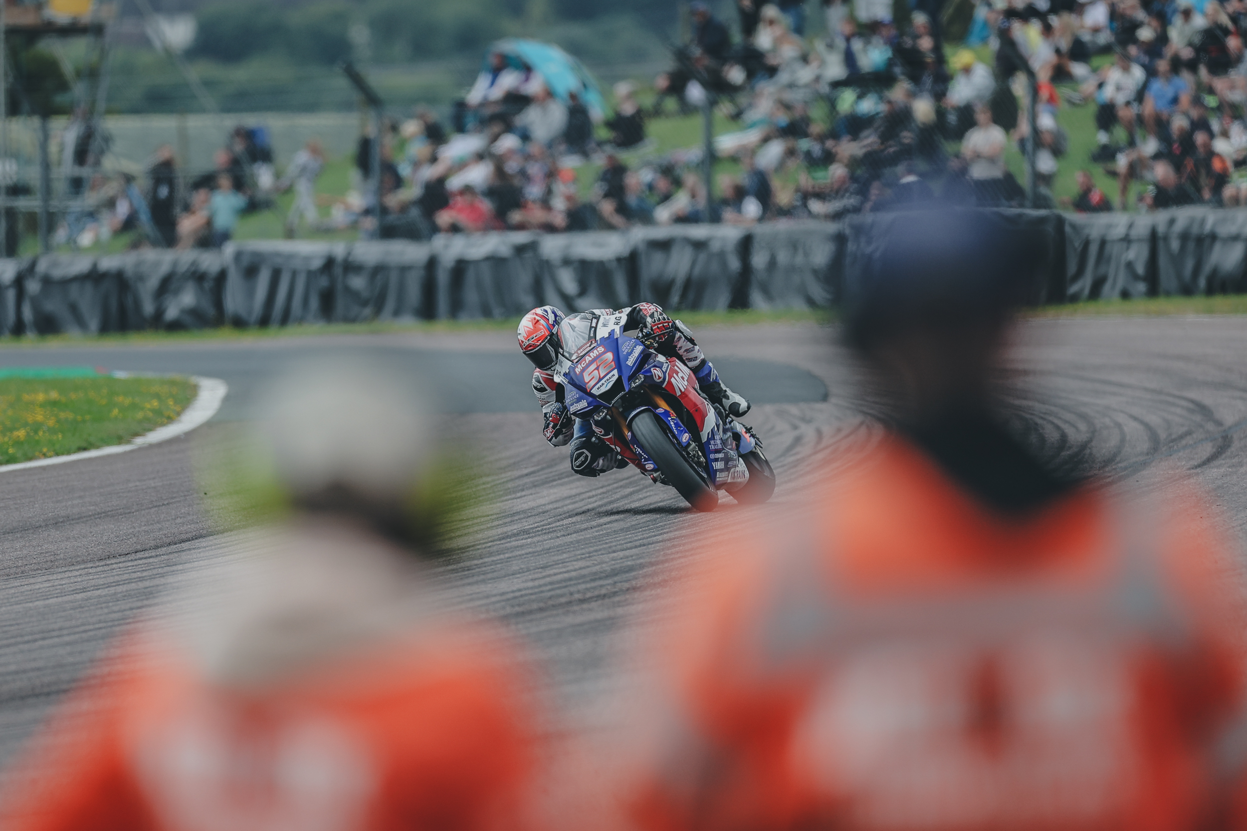 Ryde Triumphs In Thruxton Thriller As Bsb Serves Up A Saturday Spectacle