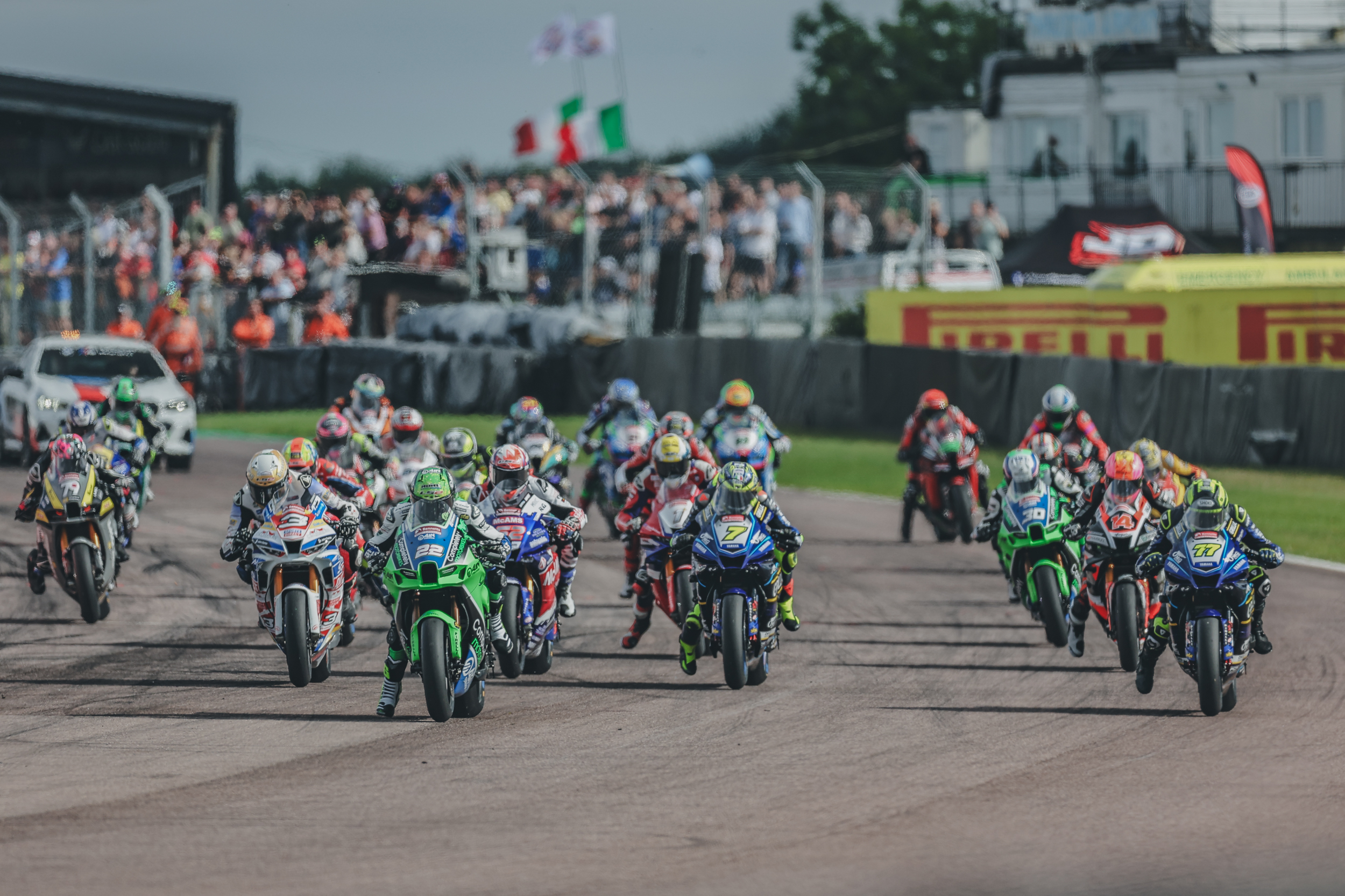 Ryde Triumphs In Thruxton Thriller As Bsb Serves Up A Saturday Spectacle