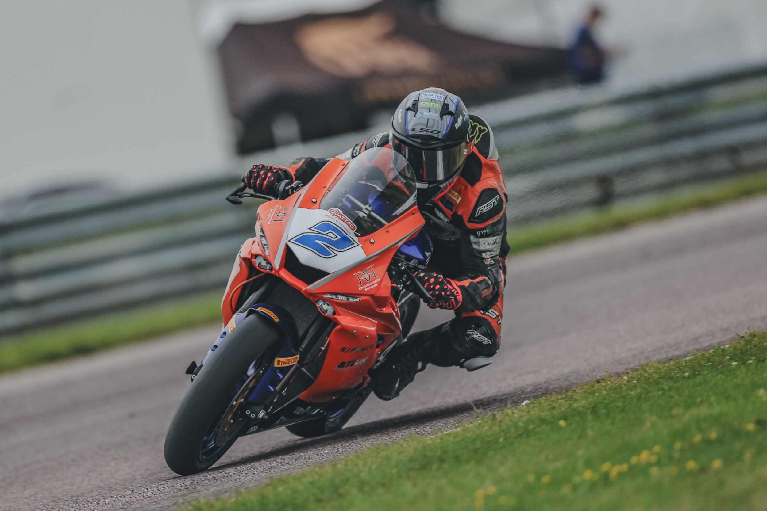 Stapleford Shines In Thruxton Supersport Sprint