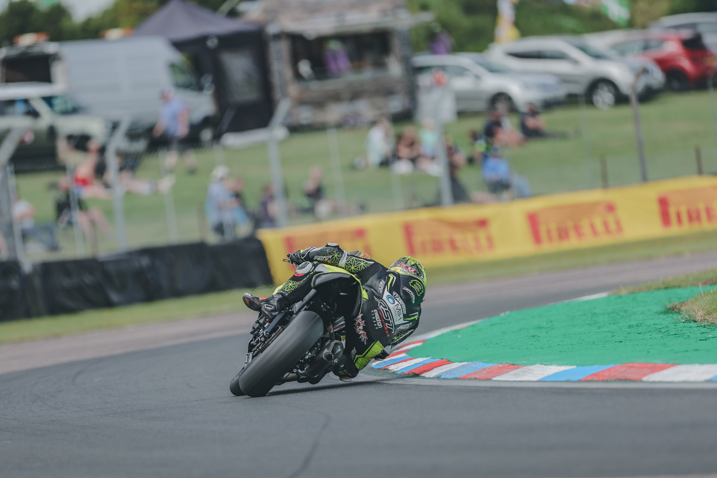 Stapleford Shines In Thruxton Supersport Sprint