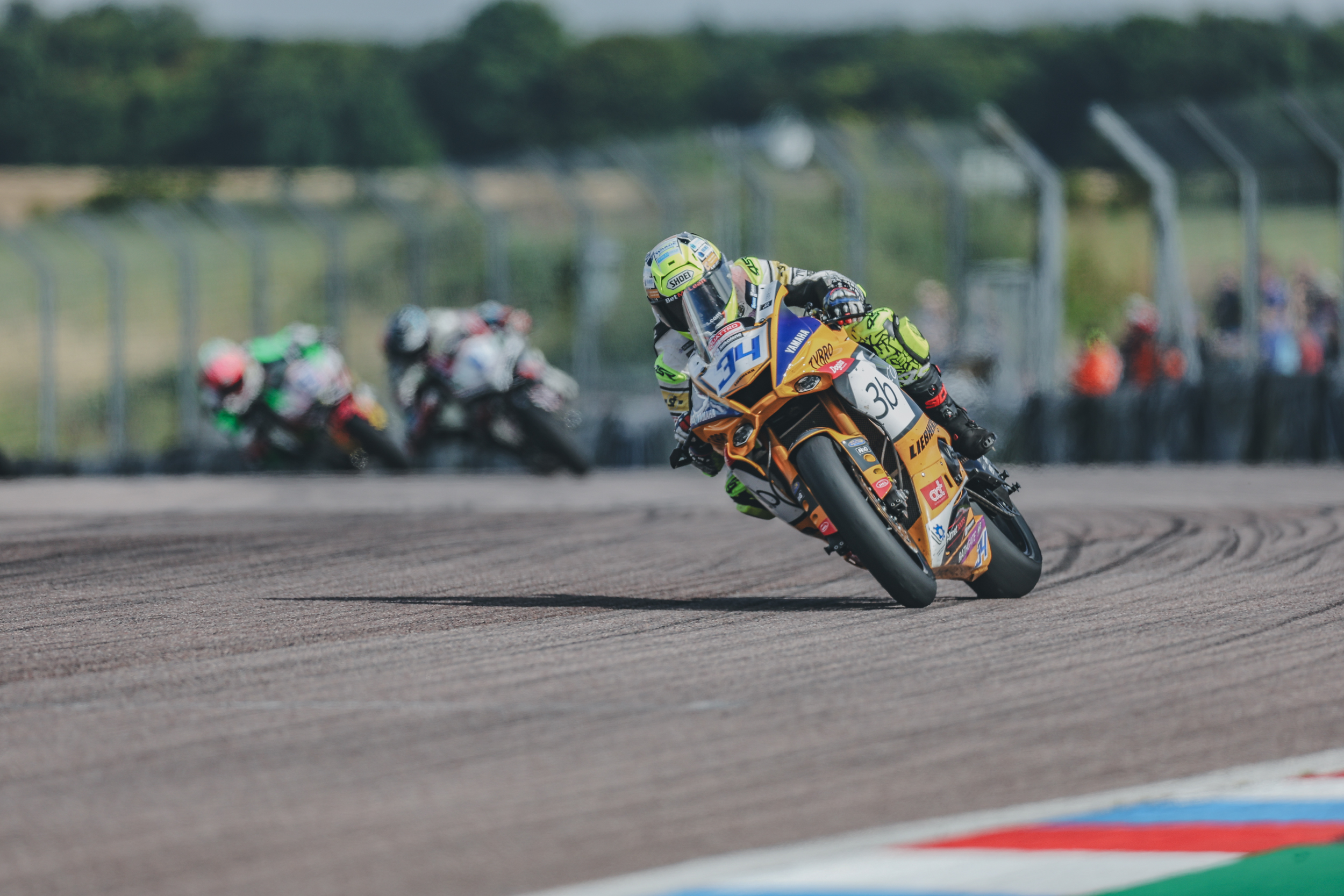 Stapleford Shines In Thruxton Supersport Sprint