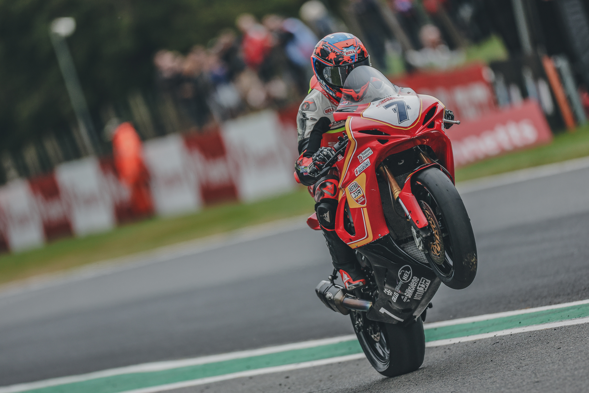 Stapleford Triumphs In Cadwell Park Thriller As Kennedy's Challenge Ends In Heartbreak