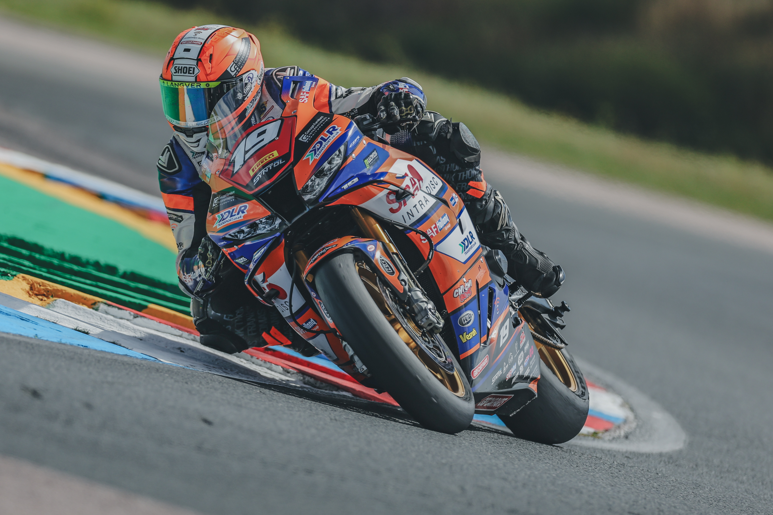 Swann Swoops To The Top In Sweltering Thruxton Superstock Practice