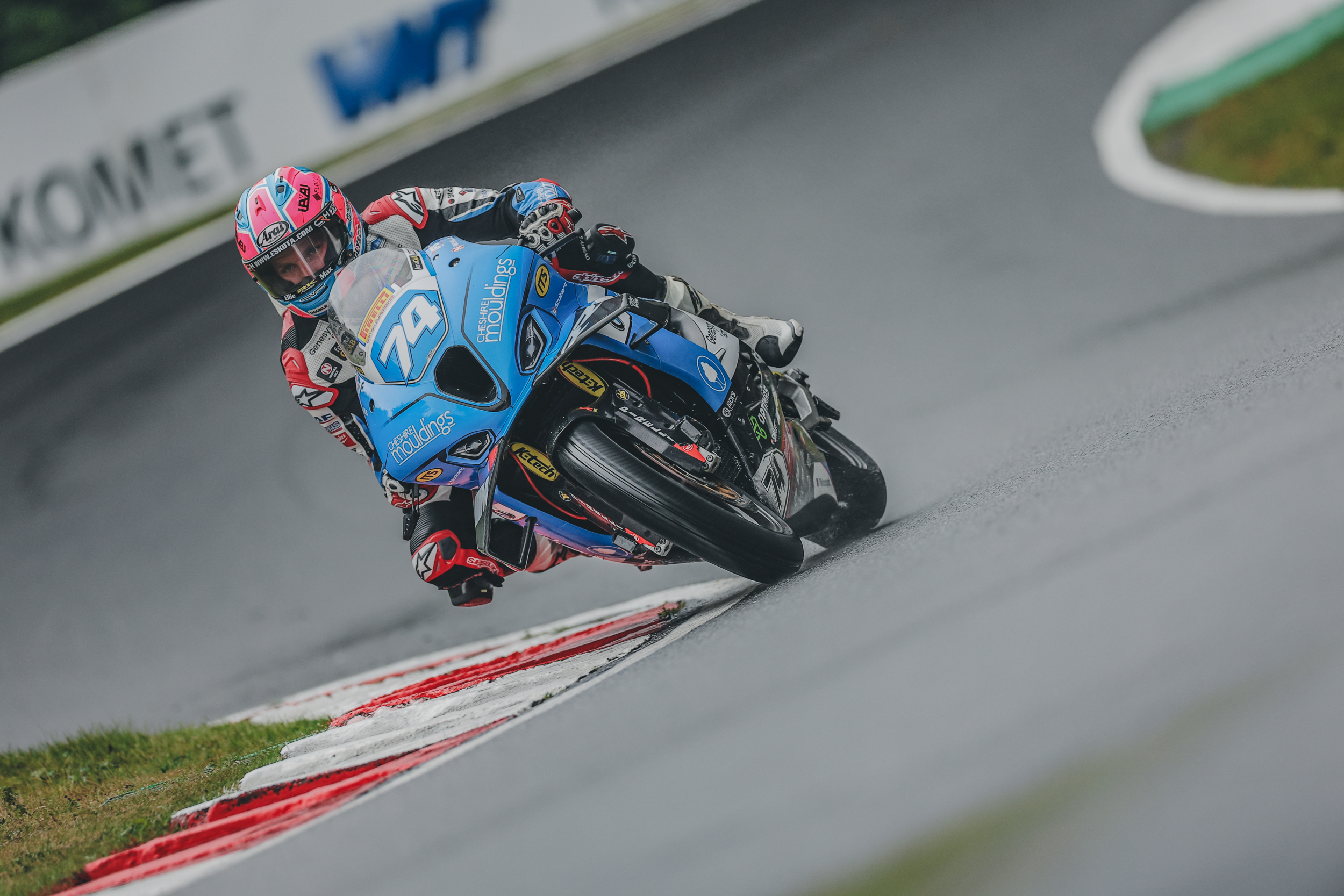 Truelove Leads The Way In Challenging Conditions At Cadwell Park