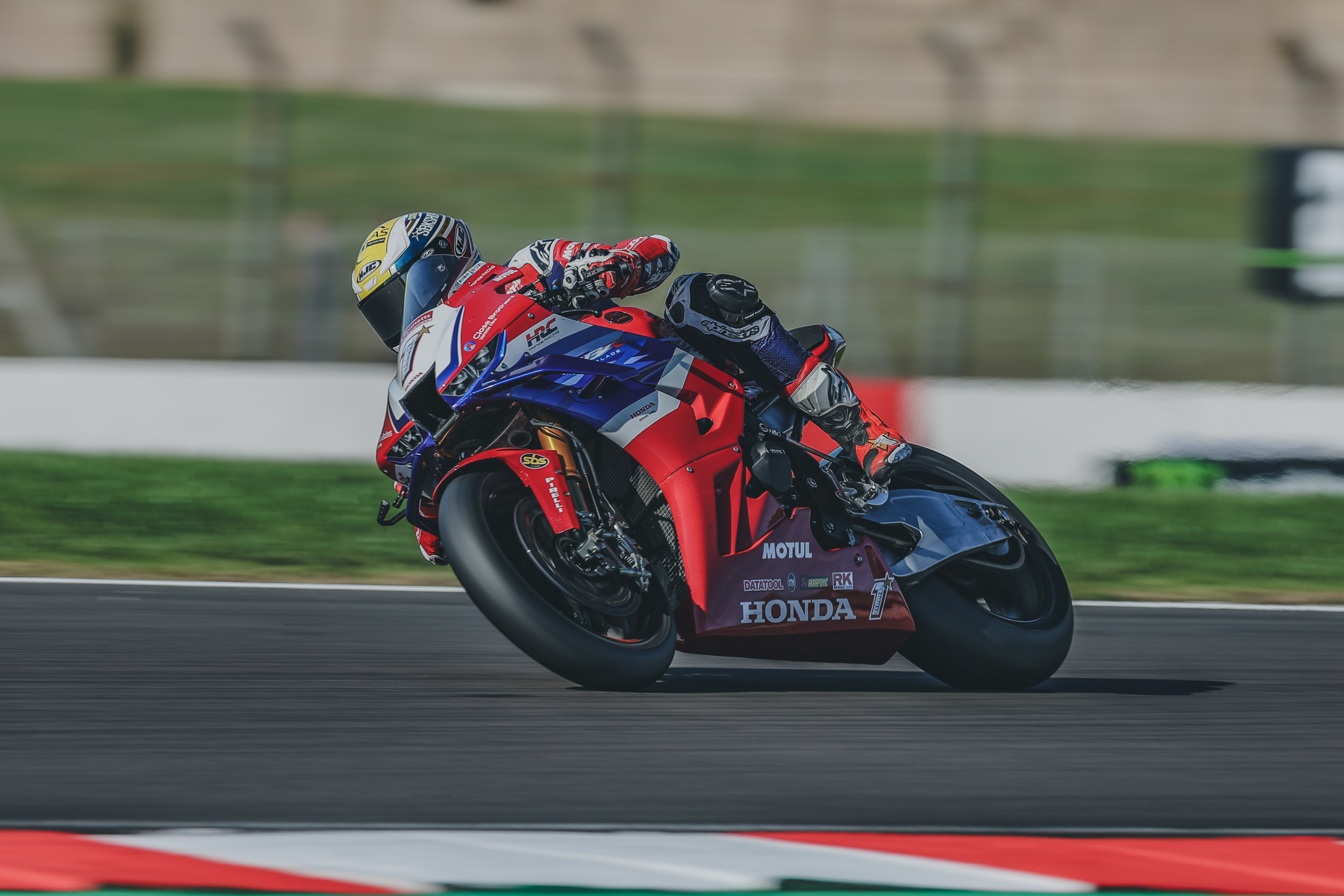 Bennetts British Superbike Championship - Round 10 At Donington Park, Day 2