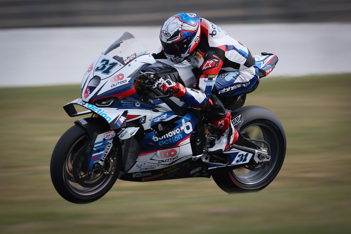 Highs And Lows For Bmw: Van Der Mark Leads The Times While Razgatlioglu Crashes