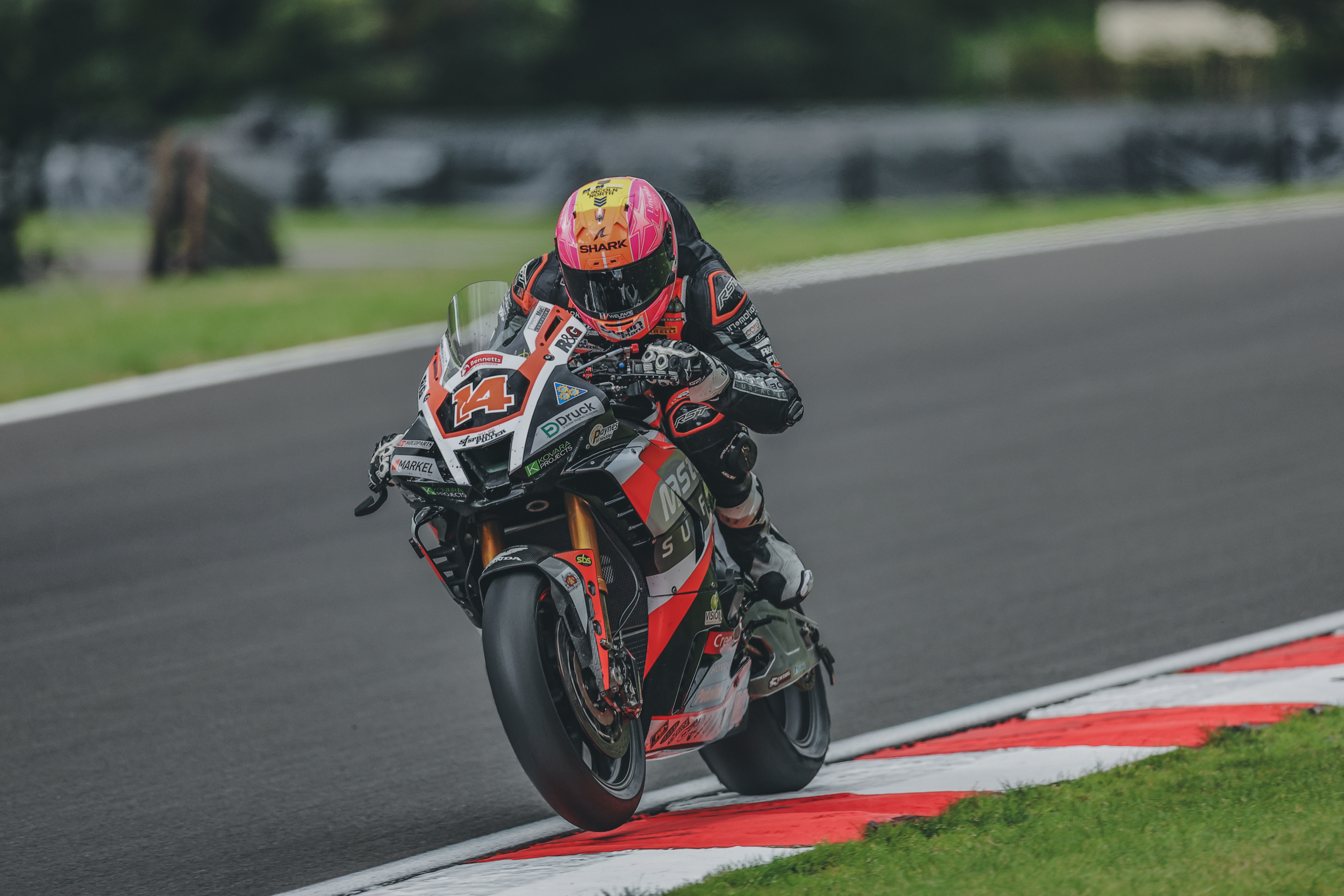 Nesbitt Dominates Day 1 As British Superbike Showdown Kicks Off At Oulton Park