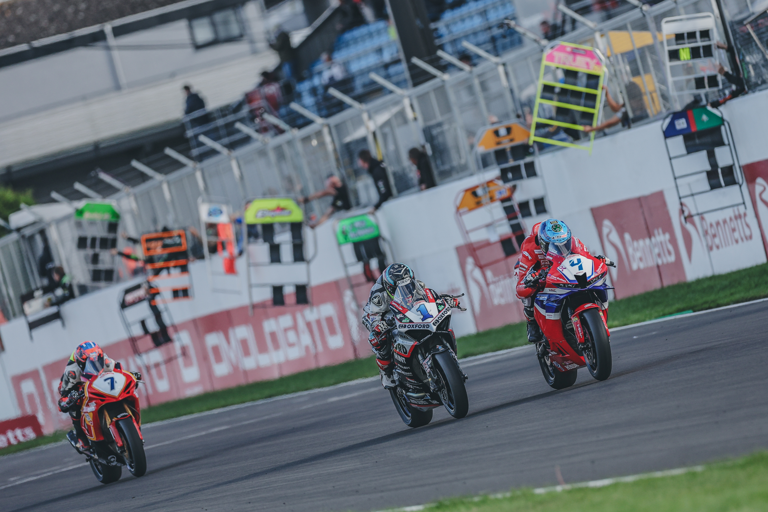 Quattro Group British Supersport & Gp2 / Hel Supersport Cup - Round 10 At Donington Park, Day 2