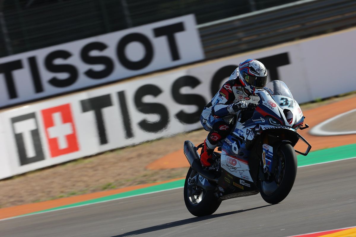 Razgatlioglu Returns As Gerloff Leads A Bmw 1-2 At Motorland Aragon