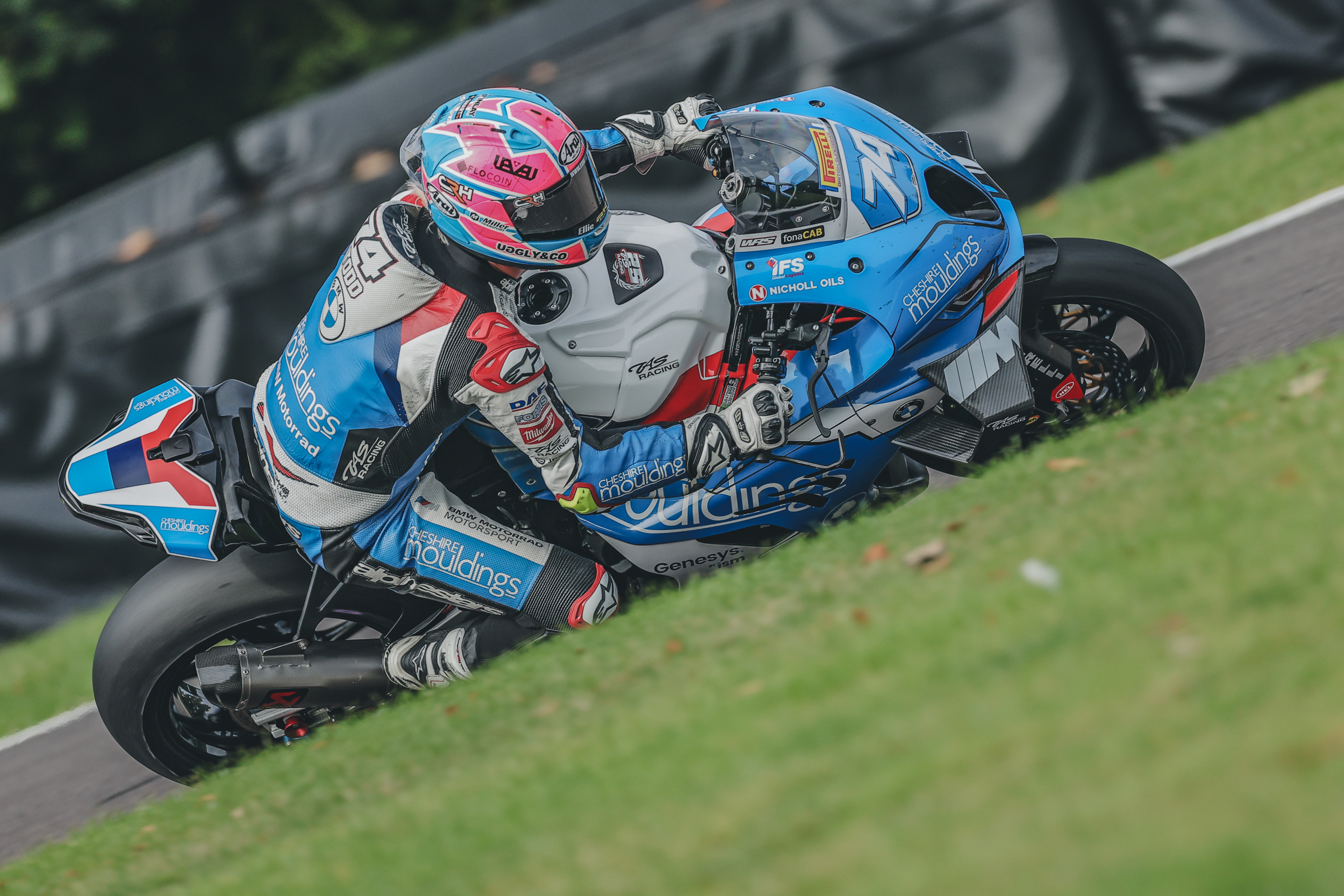 Swann Triumphs In Thrilling Pirelli National Superstock Race At Oulton Park