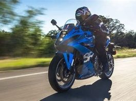 Frothing At The Mouth: The Gsx-8s And 8r Comparison