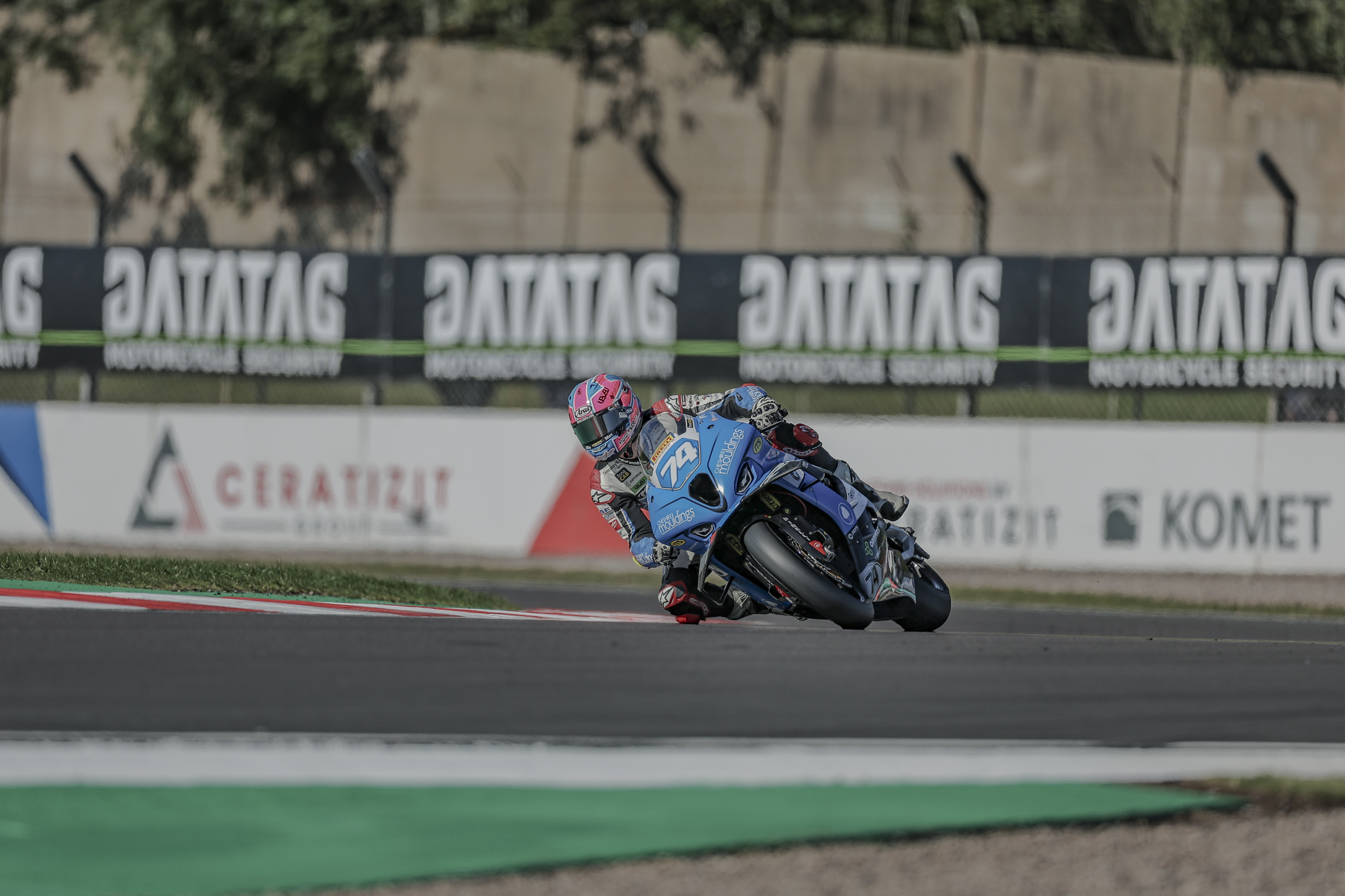 Mossey Dominates For Double Victory In Donington Superstock Thriller