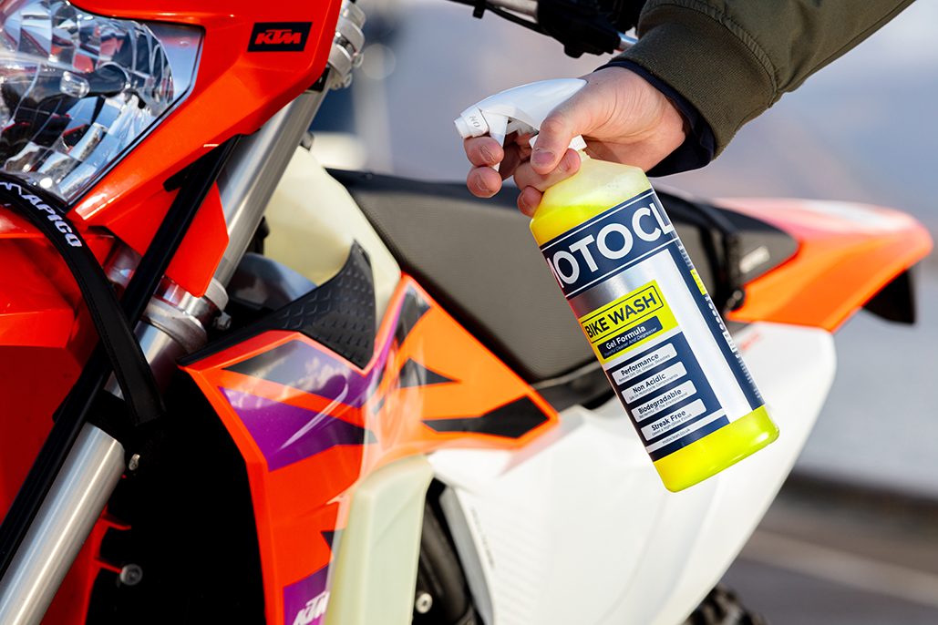 CONFIDENTIAL: The secret to deeper clean and brighter shine, with less effort 1 Confidential: The Secret To Deeper Clean And Brighter Shine, With Less Effort