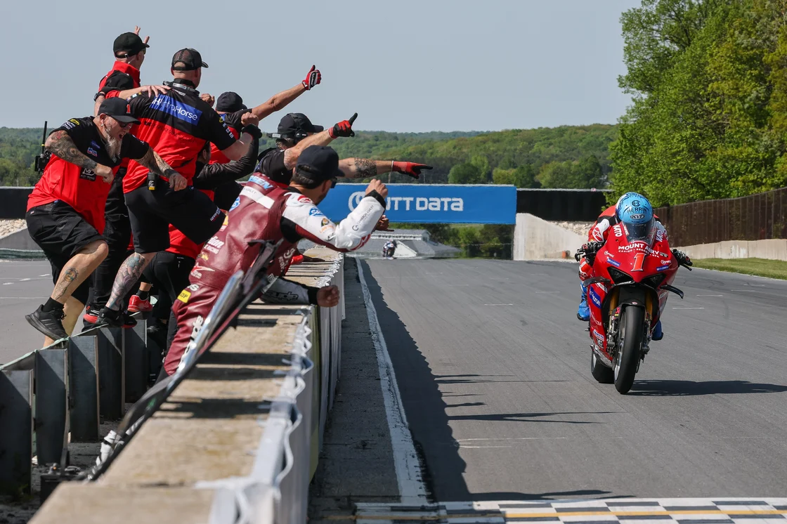 Herrin Wins Superbike Race One At Road America 3 Herrin Wins Superbike Race One At Road America