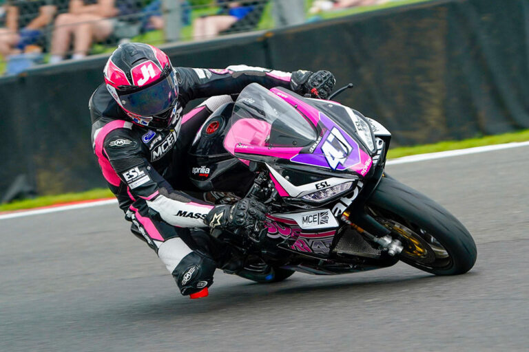 Seabright Returns To Thruxton In British Sportbike Title Hunt