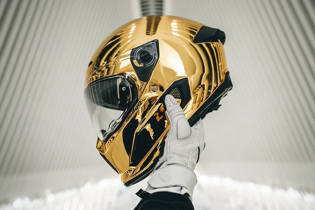 Solid Gold: The Ruroc At4.0 Carbon Gold Chrome Debuts 2 Solid Gold: The Ruroc At4.0 Carbon Gold Chrome Debuts