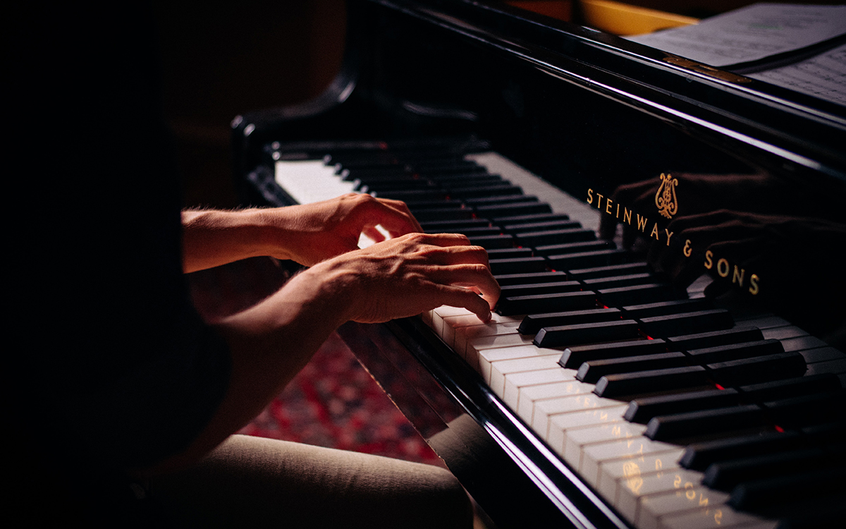 تجربة عزف البيانو .. اكتشف ذاتك المحبة للفن