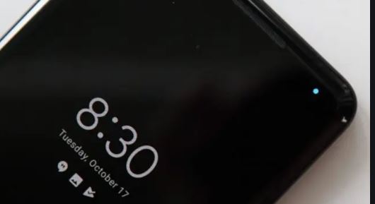 端末が緑になって再起動しても治らなかったが、しばらくしたら