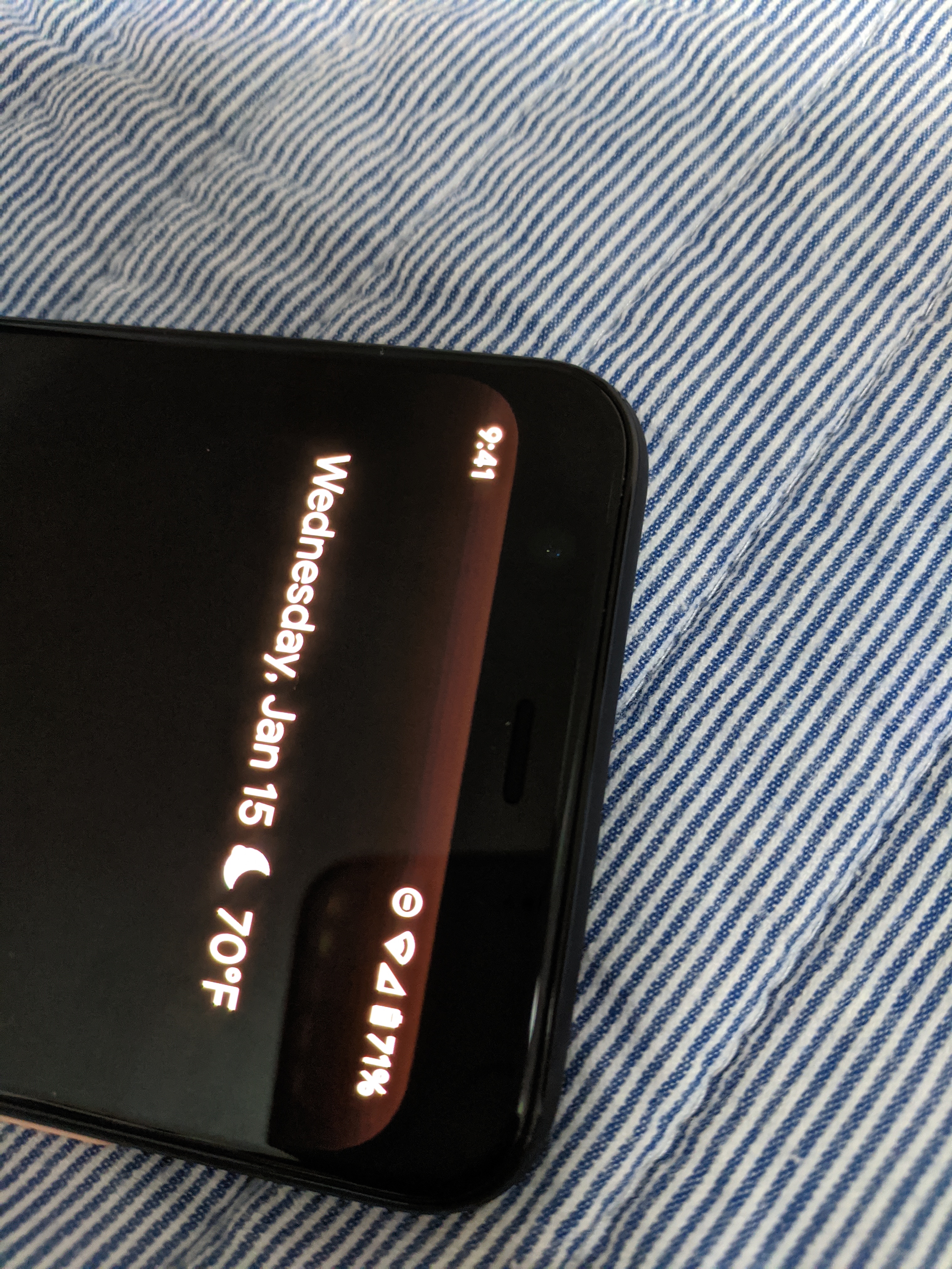 White Wash On Top Bottom Of Screen With Dark Wallpaper Pixel