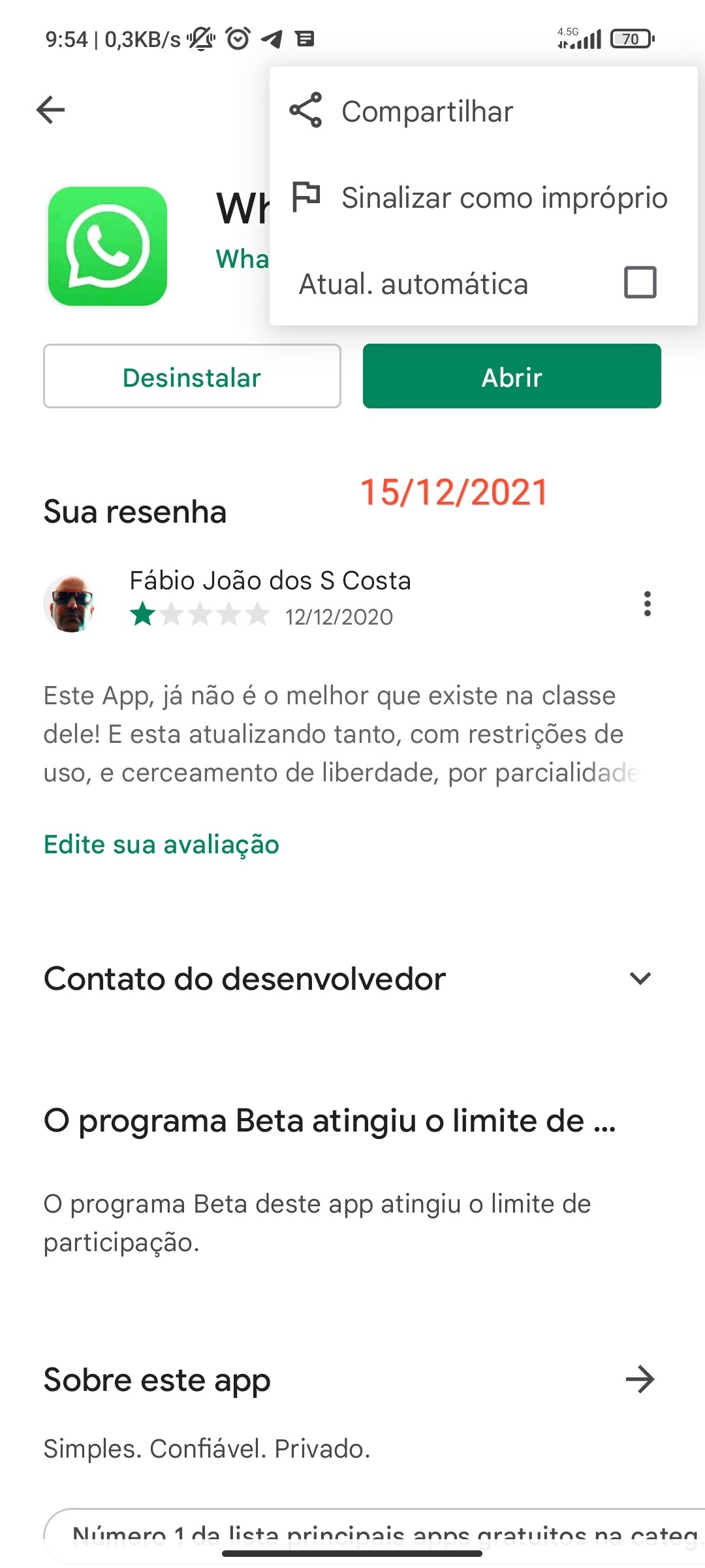 O  fica pedindo atualização mas quando abro o google play