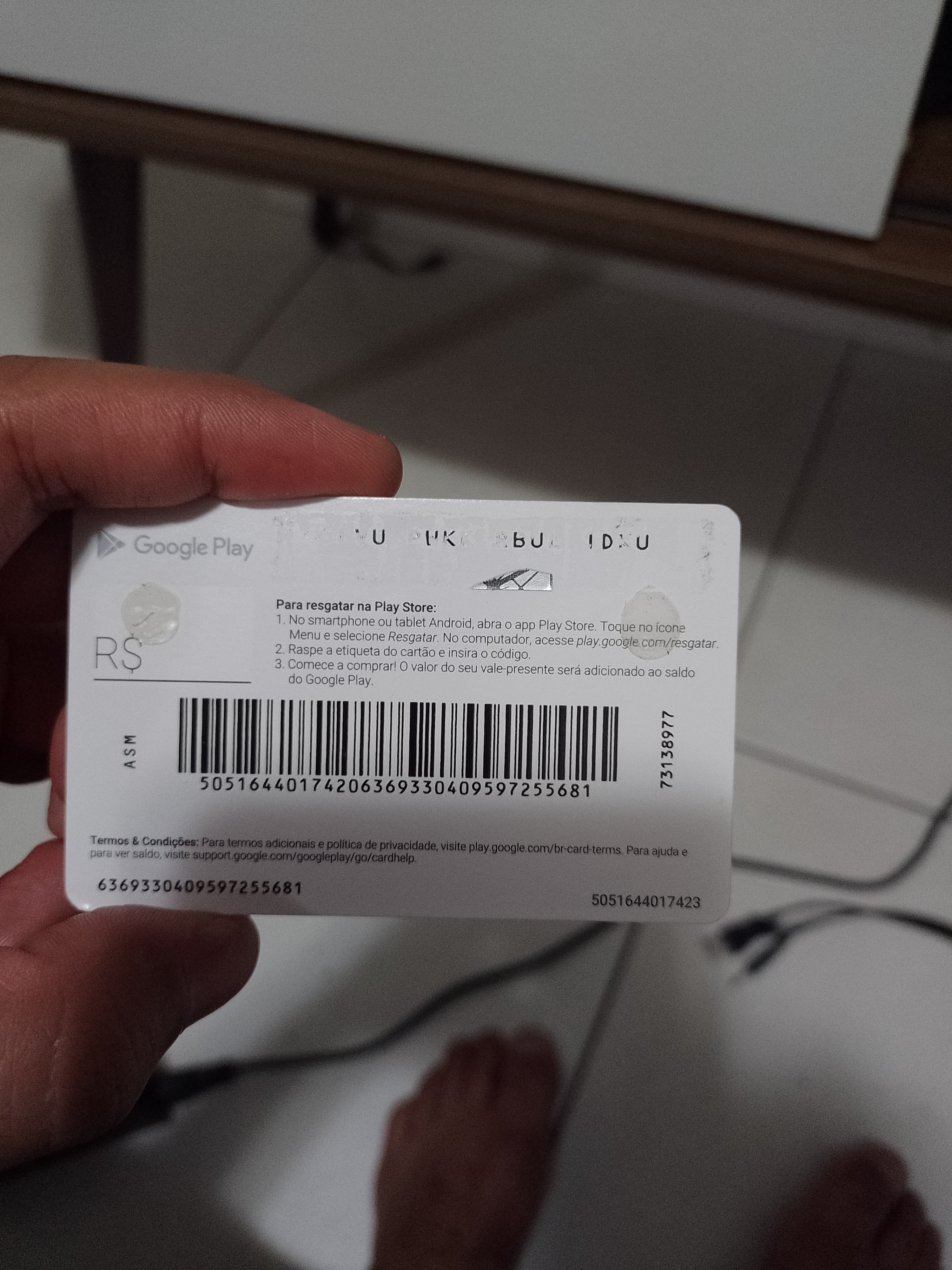 Comprei 3 cards de 100 reais 2 eu consegui resgatar mais 1 eu não consegui  não o que eu faço - Comunidade Google Play