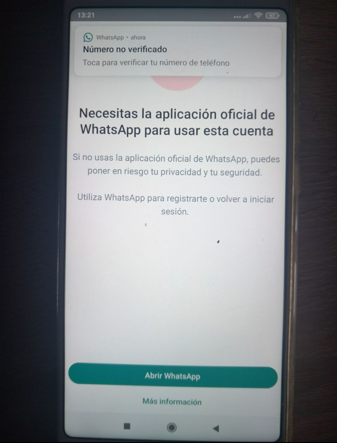 Hola cuando abro whatsap me sale bloequeado que descargue de la tienda  oficial lo hago pero nada - Comunidad de Google Play