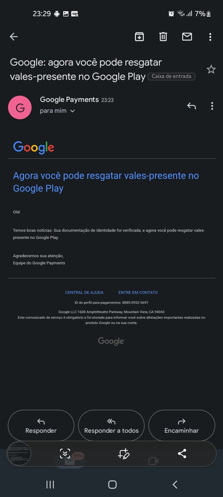 O  fica pedindo atualização mas quando abro o google play